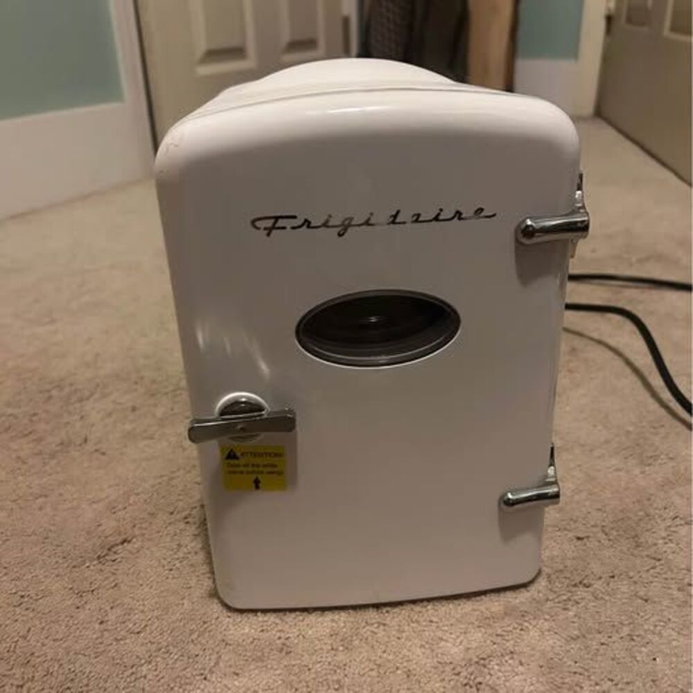 Frigidaire 6 Can Drink Mini Fridge